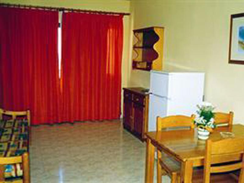 Apartamentos Moon Dreams Cabo De Banos Cala'N Blanes (Menorca) Exterior foto